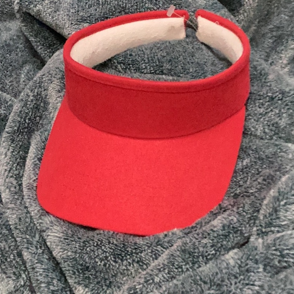 🎈NWOT Cool Hot Red Visor One Size Fits All Closet Must Have 🎈